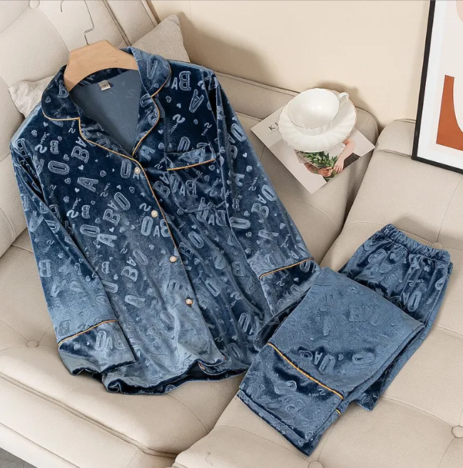 بيجاما نسائية من المخمل الذهبي  Women's gold velvet pajamas
